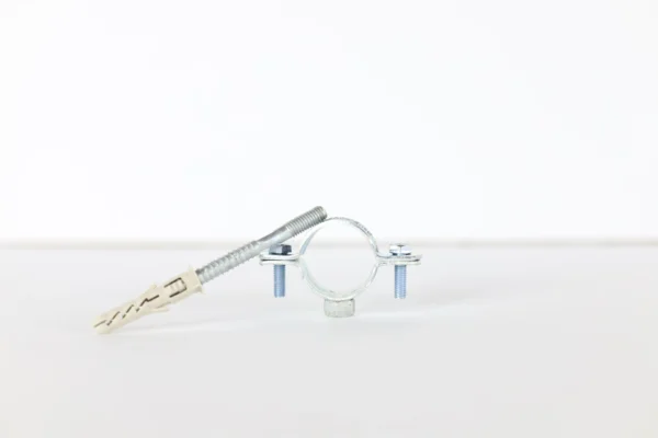 PIPE HANGER WITHOUT LINING